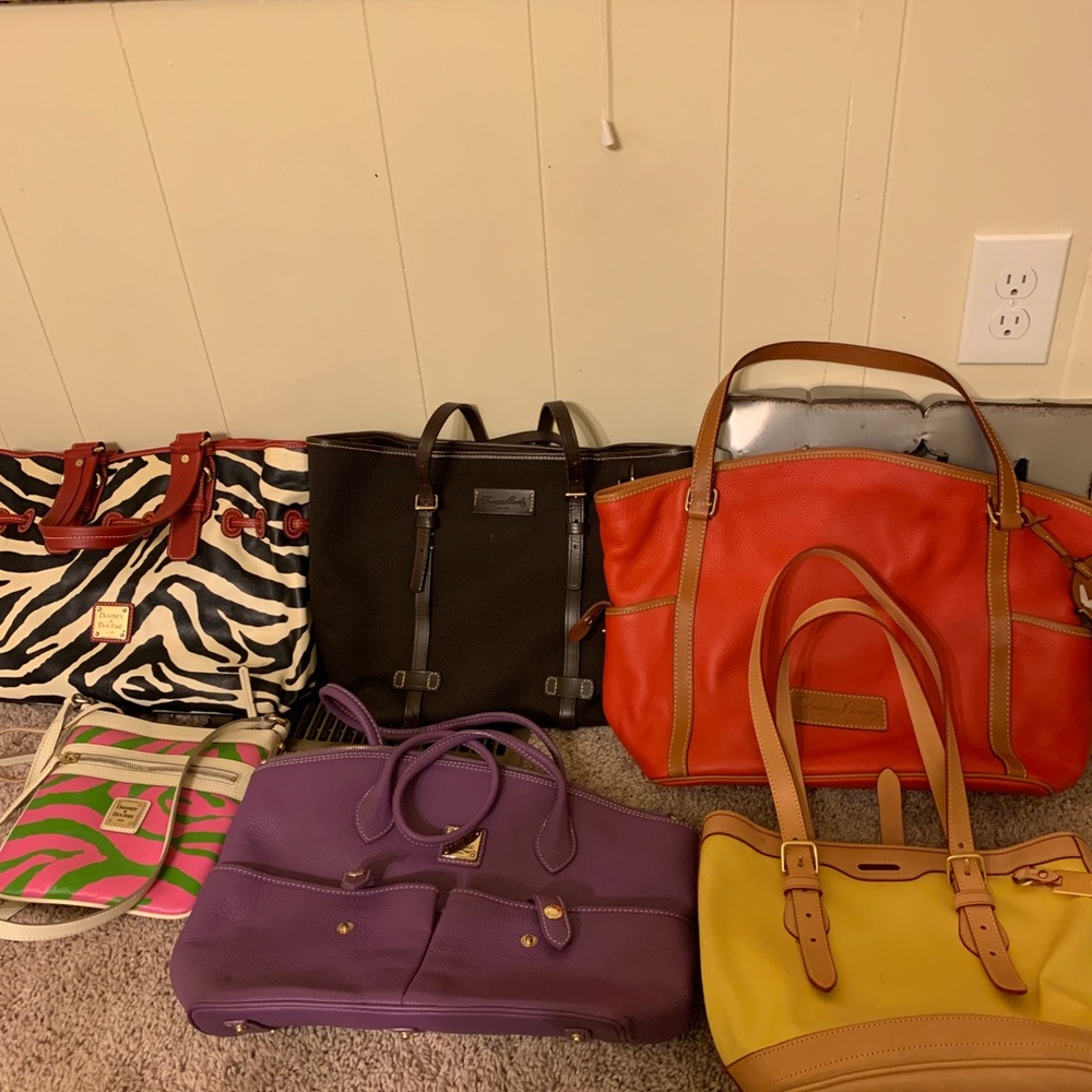 Dooney & Bourke Purses Bags Closet Clear Out Sale - Picture 2 of 4